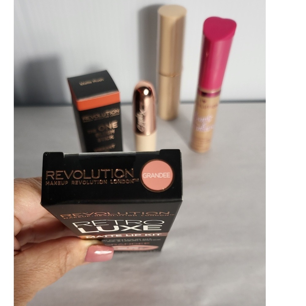 Makeup Revolution Retro Luxe‎ Matte Lip Kit & More Bundle NEW - Picture 4 of 11